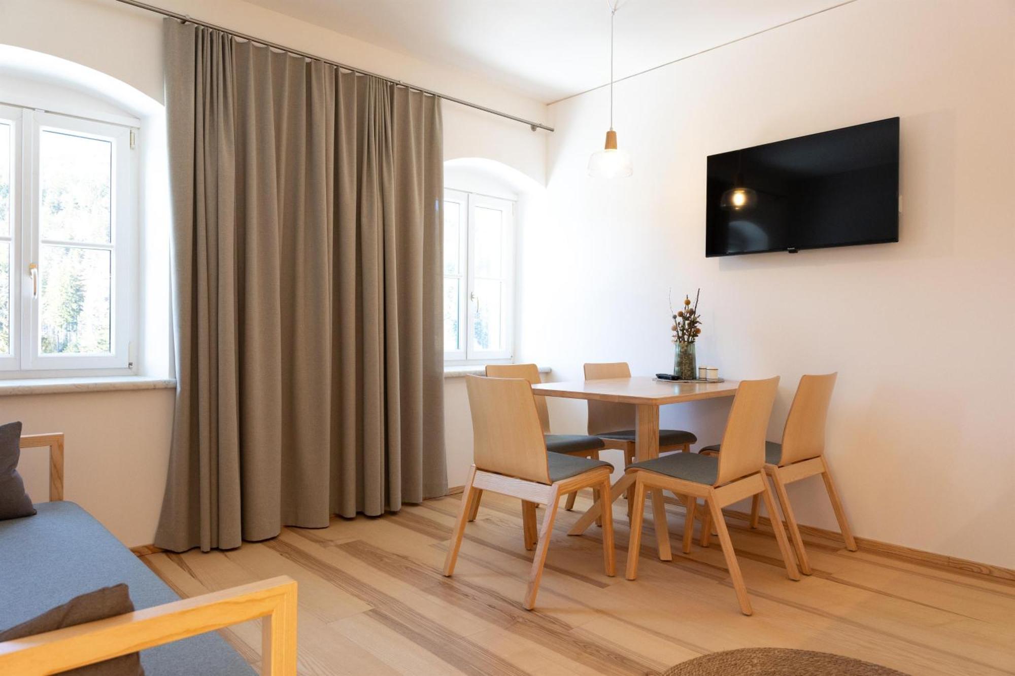 Forsthaus Apartments - Ski + Bike & Hike كلافر ام هوتشفيشت المظهر الخارجي الصورة